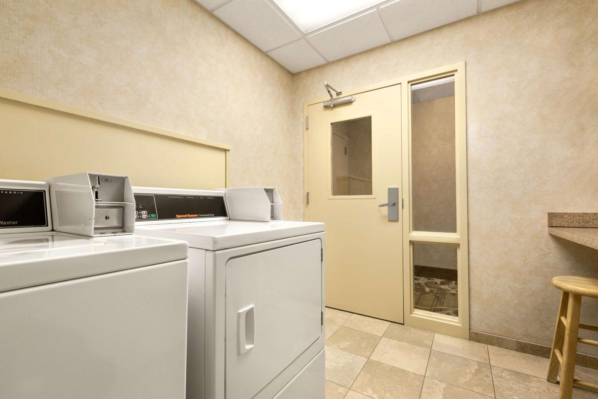 Hampton Inn Dover Extérieur photo